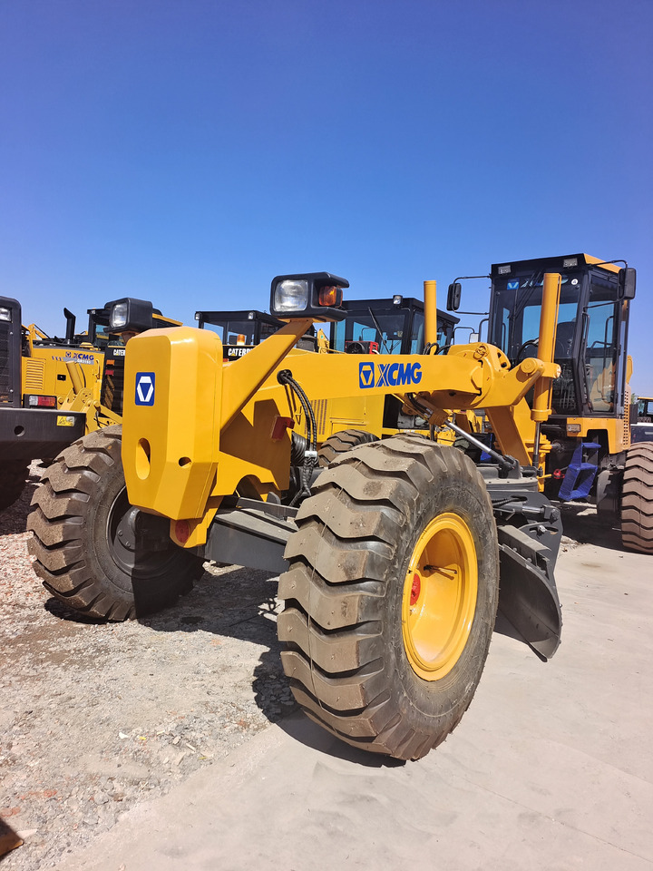 XCMG GR 1803 - Грейдер: фото 3 XCMG GR 1803 - Грейдер: фото 3