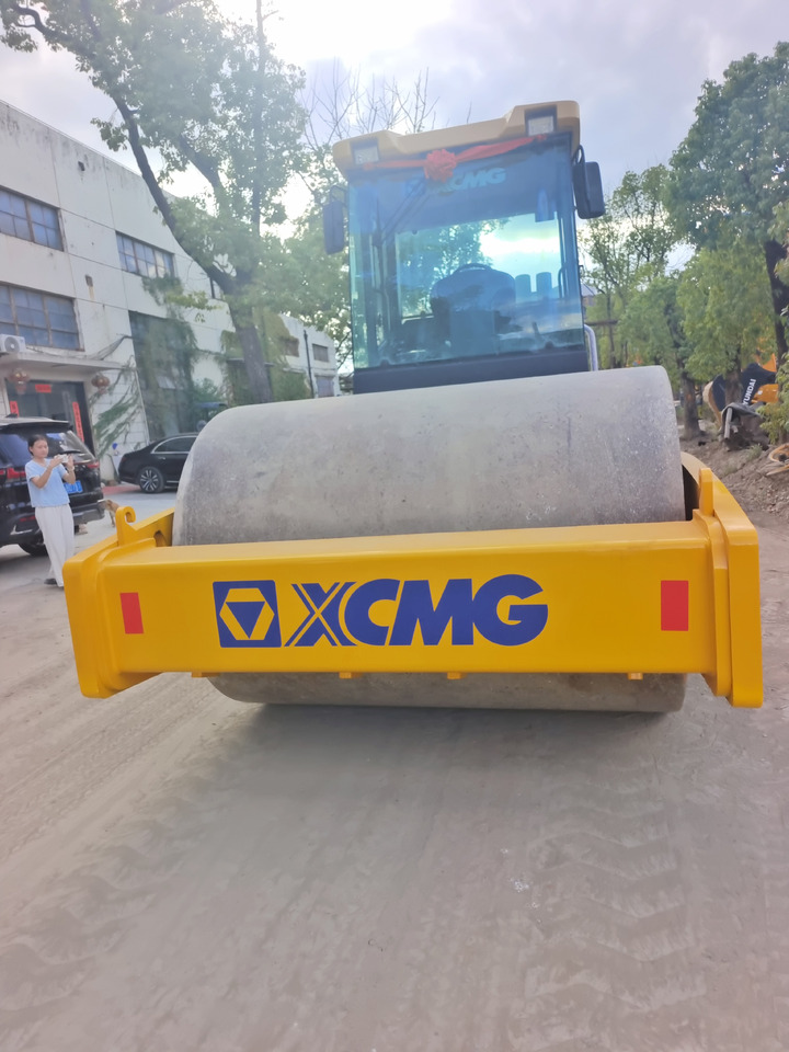 XCMG XS 223J - Дорожный каток: фото 4 XCMG XS 223J - Дорожный каток: фото 4