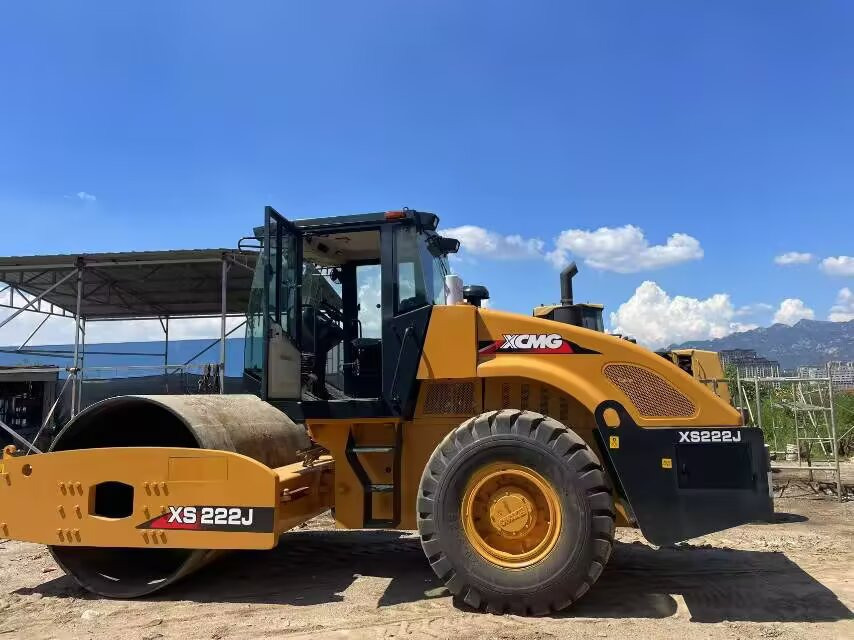 XCMG XS222J - Дорожный каток: фото 1 XCMG XS222J - Дорожный каток: фото 1