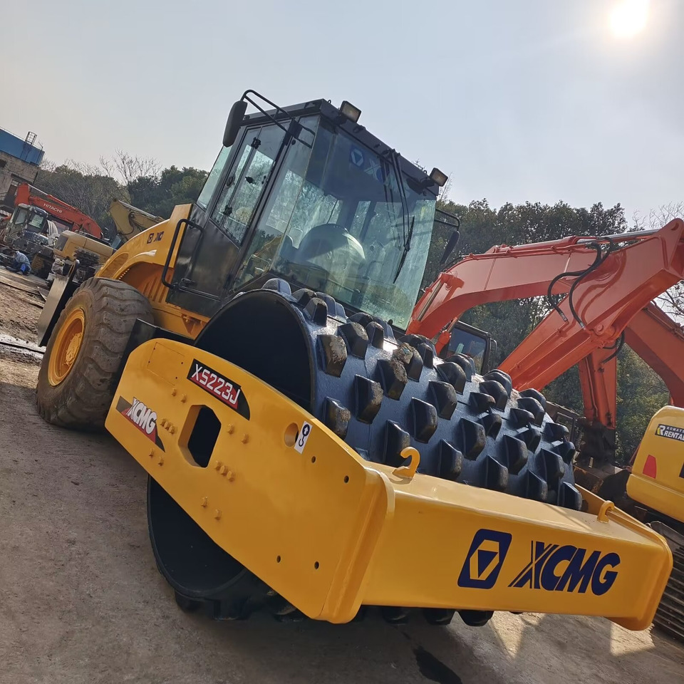 XCMG XS223J - Дорожный каток: фото 2 XCMG XS223J - Дорожный каток: фото 2
