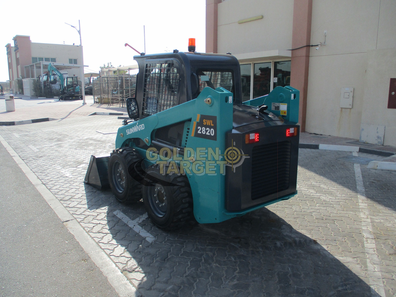 SUNWARD SWL 2820 Skid Steer Loader - Мини-погрузчик с бортовым поворотом: фото 4 SUNWARD SWL 2820 Skid Steer Loader - Мини-погрузчик с бортовым поворотом: фото 4