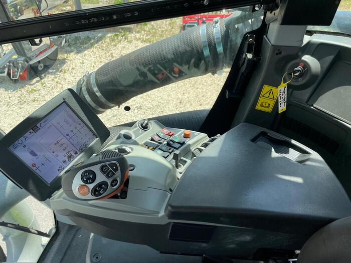 Трактор Claas Xerion 4000: фото 7 Трактор Claas Xerion 4000: фото 7