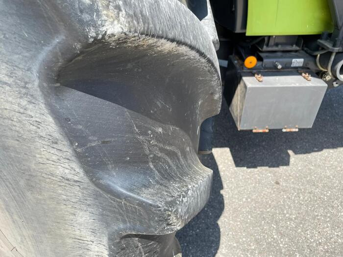 Трактор Claas Xerion 4000: фото 9 Трактор Claas Xerion 4000: фото 9