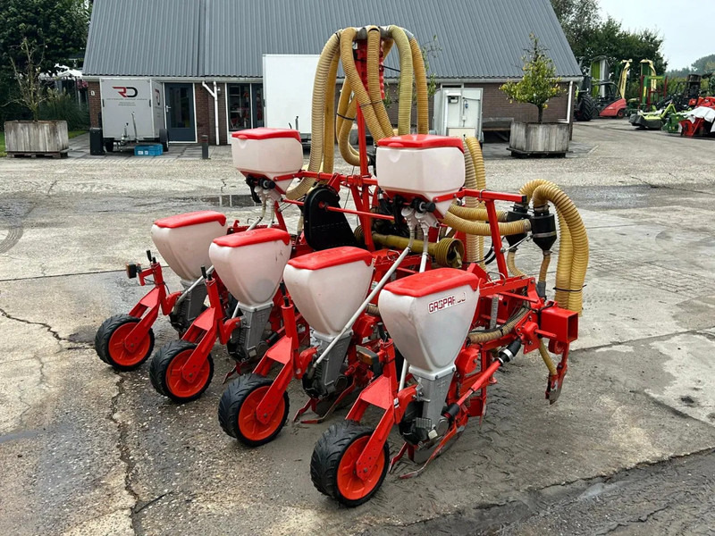 Посевная техника Gaspardo Gaspardo SP540 Maiszaaimachine 4 rijer Zaaimachine: фото 7 Посевная техника Gaspardo Gaspardo SP540 Maiszaaimachine 4 rijer Zaaimachine: фото 7