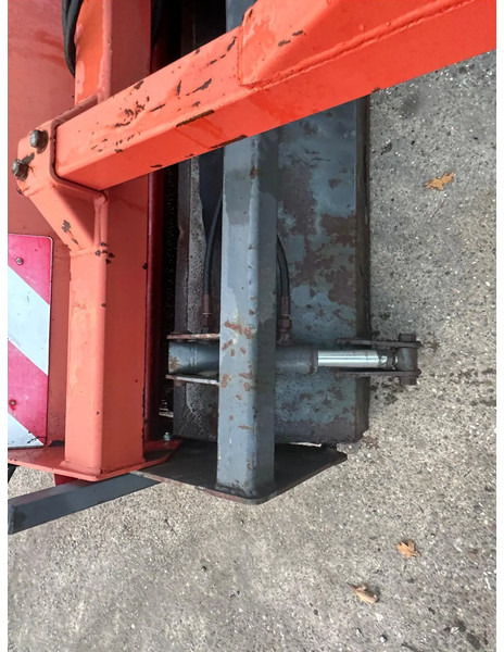 Трактор Hekamp Veegmachine met opvangbak Hydraulisch borstel: фото 13 Трактор Hekamp Veegmachine met opvangbak Hydraulisch borstel: фото 13