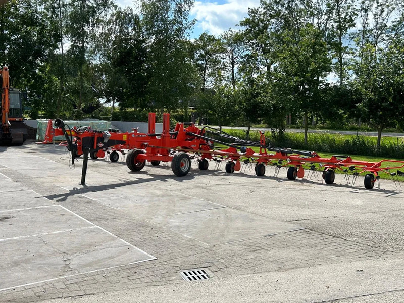 Kuhn GF 13012 Schudder getrokken - Сеноворошилка: фото 1 Kuhn GF 13012 Schudder getrokken - Сеноворошилка: фото 1