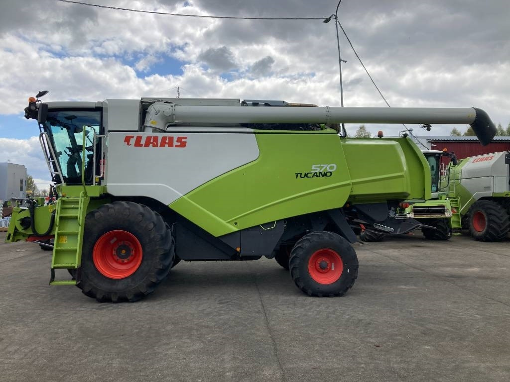 Claas Tucano 570 - Зерноуборочный комбайн: фото 2 Claas Tucano 570 - Зерноуборочный комбайн: фото 2