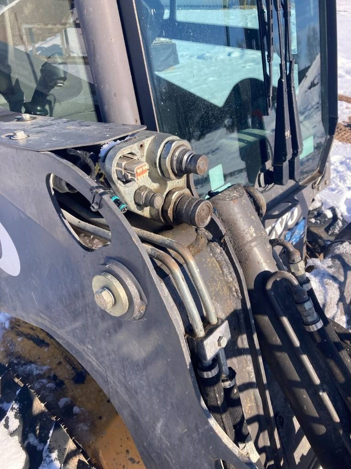 Volvo MC70C - Мини-погрузчик с бортовым поворотом: фото 5 Volvo MC70C - Мини-погрузчик с бортовым поворотом: фото 5