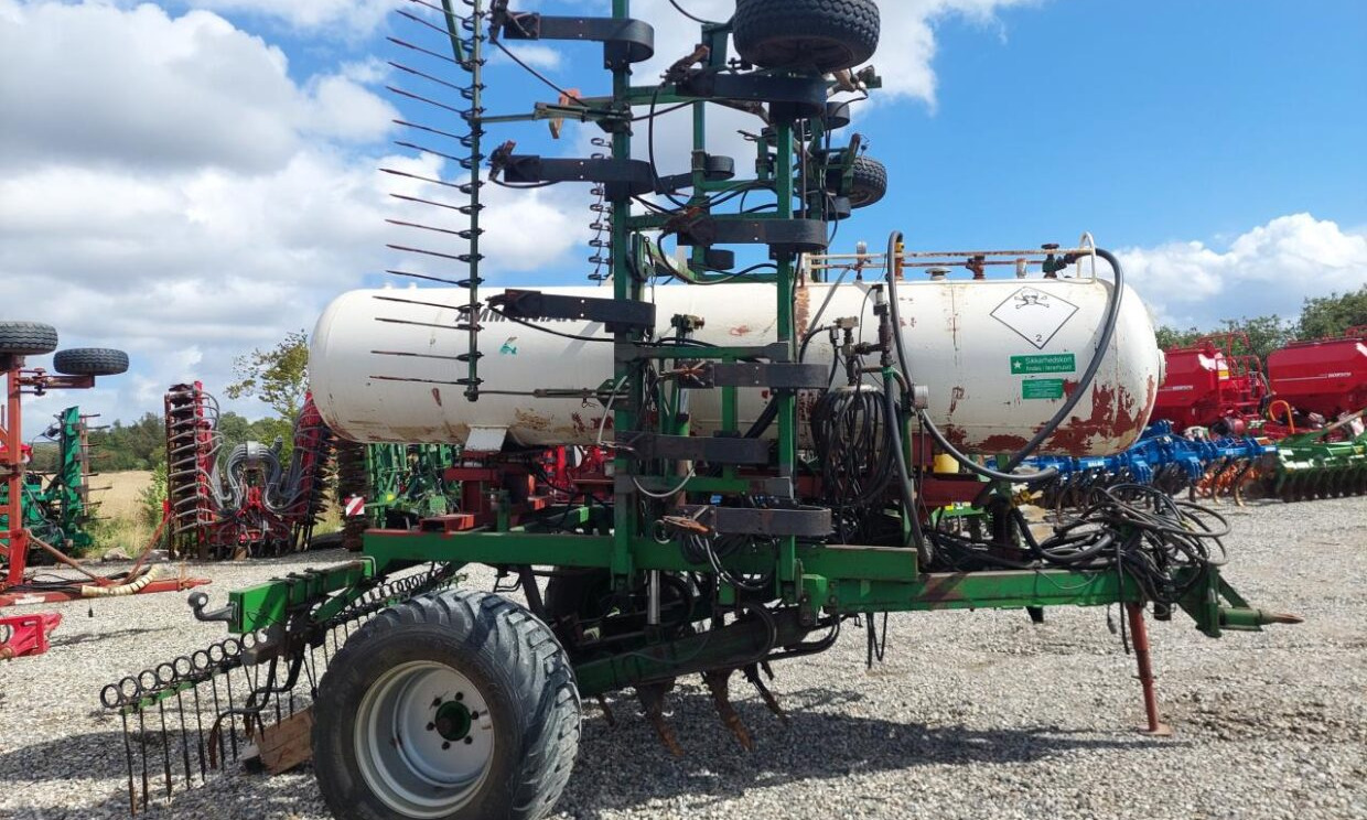 Agrodan Nedfælder 25 tands m/tank - Техника для внесения удобрений: фото 2 Agrodan Nedfælder 25 tands m/tank - Техника для внесения удобрений: фото 2