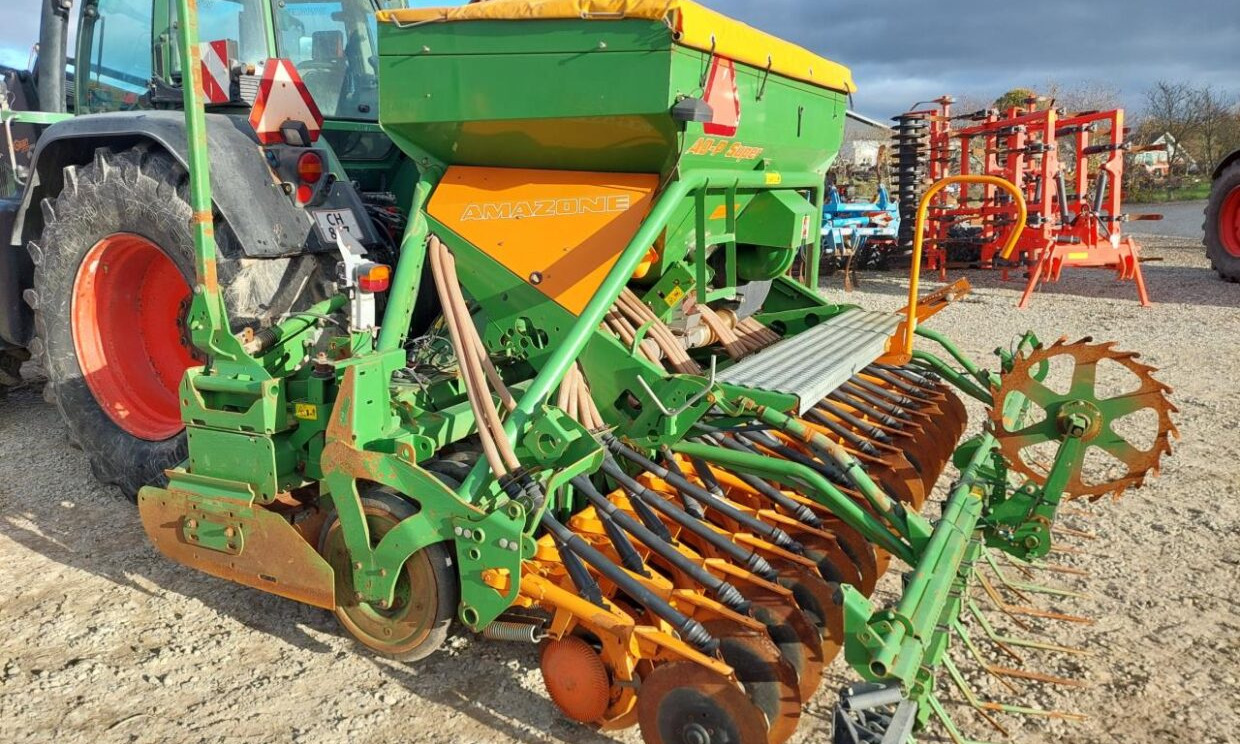 Amazone AD-P 403 / KG 4000 Super - Посевной комплекс: фото 4 Amazone AD-P 403 / KG 4000 Super - Посевной комплекс: фото 4