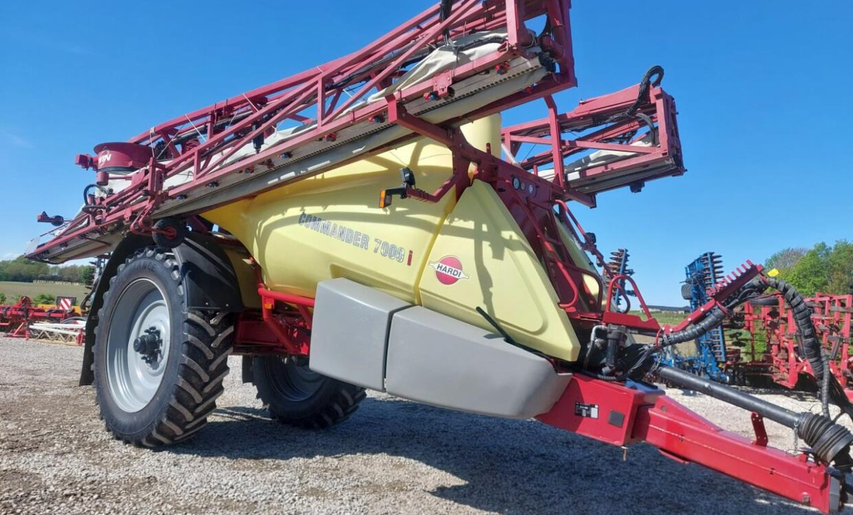 Hardi Commander 7000i - 28m Twin - Прицепной опрыскиватель: фото 2 Hardi Commander 7000i - 28m Twin - Прицепной опрыскиватель: фото 2