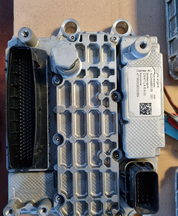 Continental CONTROL MODULE MCM2   Mercedes-Benz ACTROS MP4 EURO 6 - Блок управления для Грузовиков: фото 2 Continental CONTROL MODULE MCM2   Mercedes-Benz ACTROS MP4 EURO 6 - Блок управления для Грузовиков: фото 2