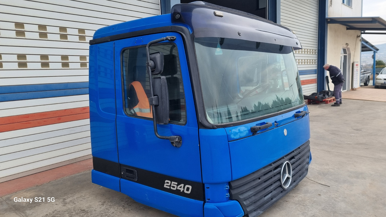 MERCEDES-BENZ ACTROS MP1 - Кабина: фото 3 MERCEDES-BENZ ACTROS MP1 - Кабина: фото 3