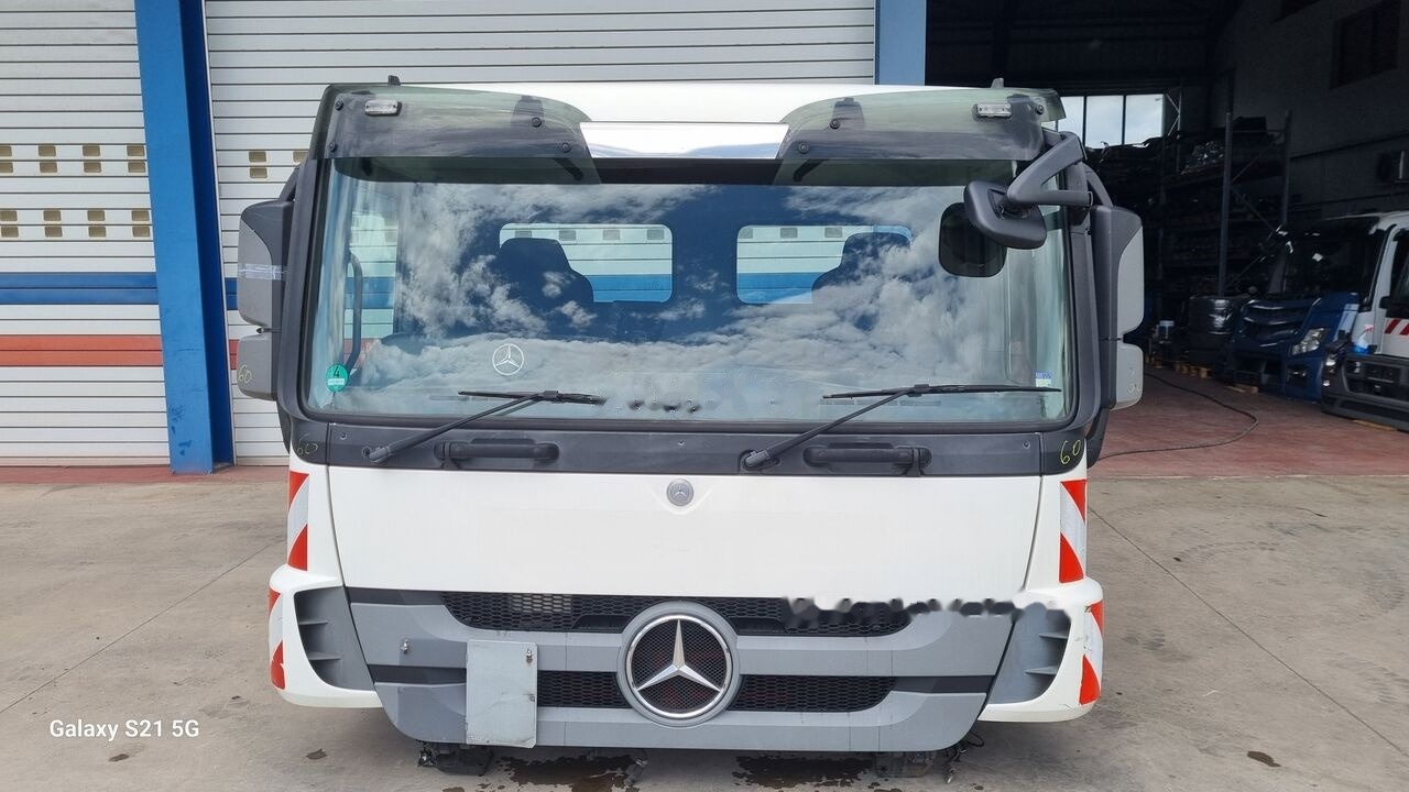 Mercedes-Benz CAB MERCEDES ACTROS MP 3 MEDIUM Mercedes-Benz ACTROS MP3 - Кабина для Грузовиков: фото 4 Mercedes-Benz CAB MERCEDES ACTROS MP 3 MEDIUM Mercedes-Benz ACTROS MP3 - Кабина для Грузовиков: фото 4