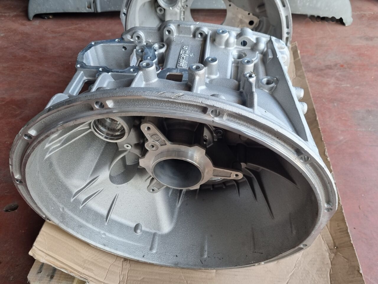 Mercedes-Benz TRANSMISSION HOUSING Mercedes-Benz ACTROS MP4 EURO 6 - Коробка передач для Грузовиков: фото 1 Mercedes-Benz TRANSMISSION HOUSING Mercedes-Benz ACTROS MP4 EURO 6 - Коробка передач для Грузовиков: фото 1