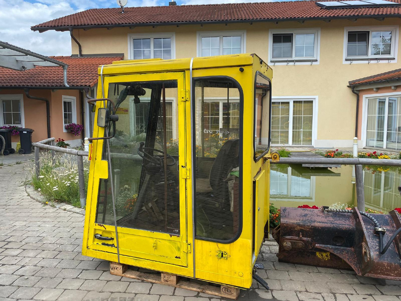 Case 888 P - Кабина для Колёсных экскаваторов: фото 1 Case 888 P - Кабина для Колёсных экскаваторов: фото 1