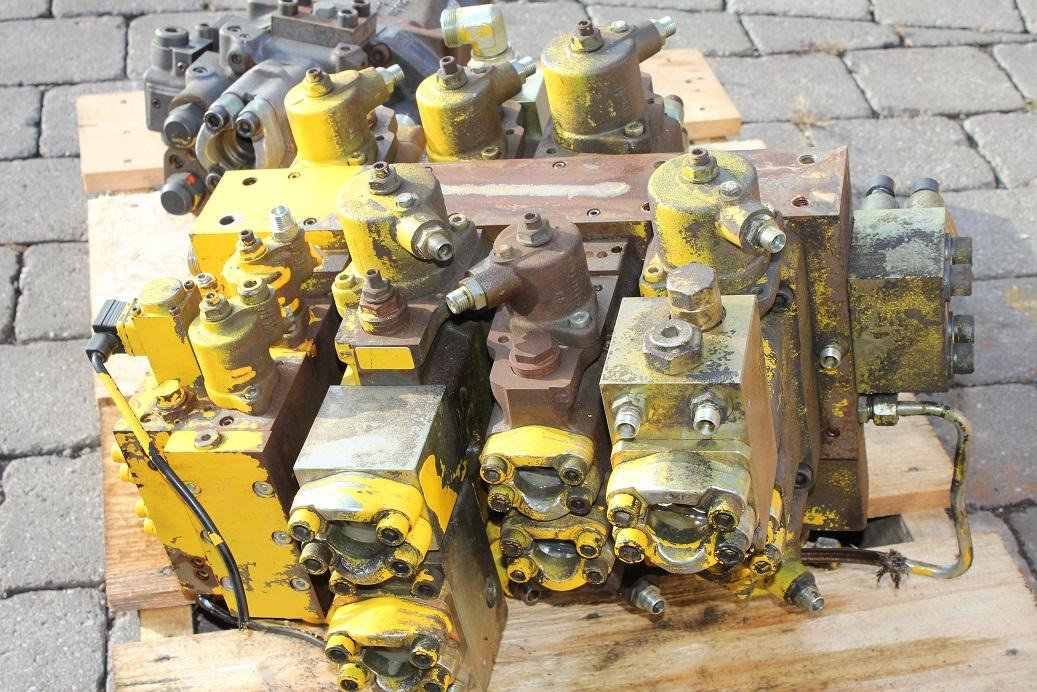 Furukawa W 735 - Гидравлический клапан для Строительной техники: фото 1 Furukawa W 735 - Гидравлический клапан для Строительной техники: фото 1