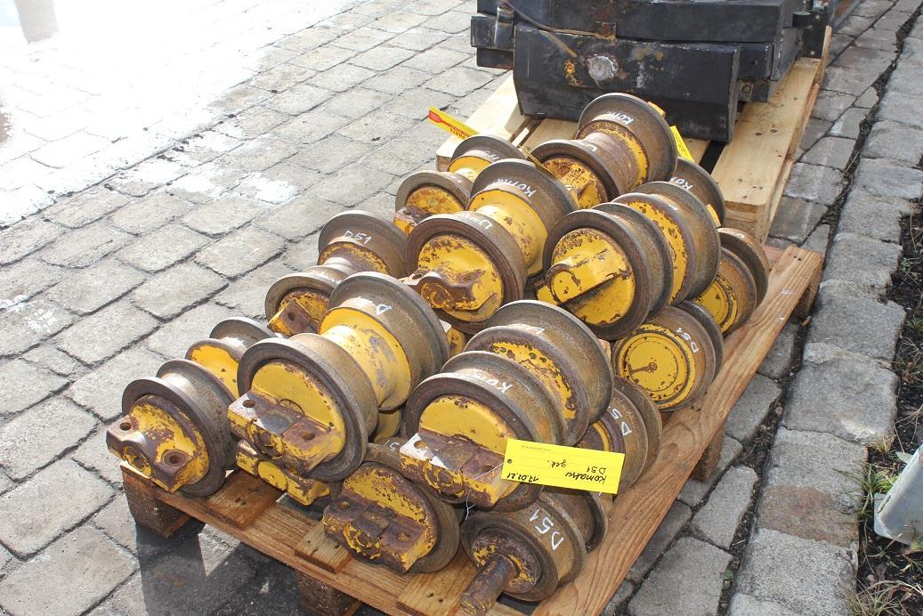 Опорный каток для Строительной техники Komatsu D 51 PX: фото 6 Опорный каток для Строительной техники Komatsu D 51 PX: фото 6