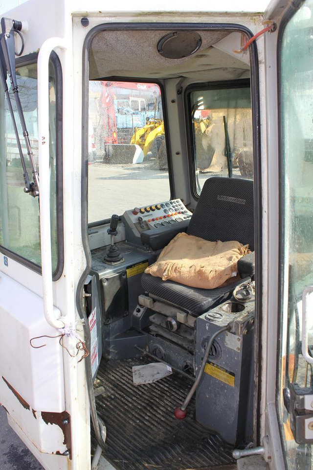 Liebherr 712-722-732 Lit. - Кабина для Строительной техники: фото 5 Liebherr 712-722-732 Lit. - Кабина для Строительной техники: фото 5