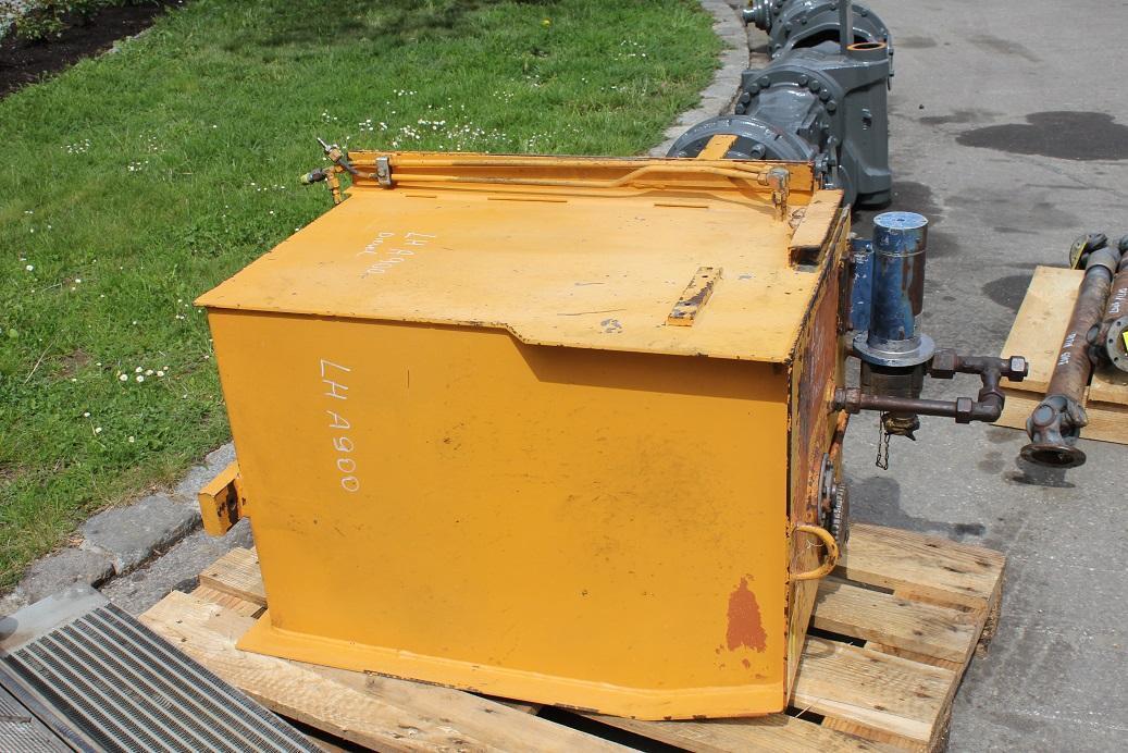 Liebherr A900B - Топливный бак для Экскаваторов: фото 4 Liebherr A900B - Топливный бак для Экскаваторов: фото 4