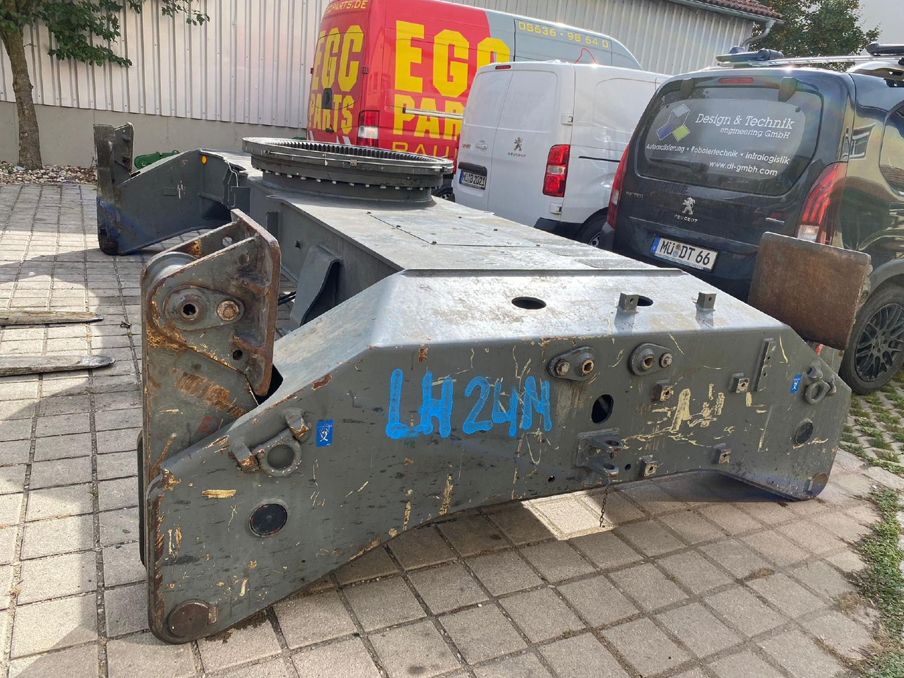 Liebherr LH 24 M LIT - Запчасти ходовой части для Строительной техники: фото 4 Liebherr LH 24 M LIT - Запчасти ходовой части для Строительной техники: фото 4