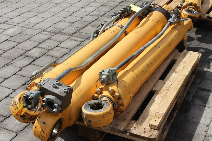 Liebherr R 914 - Гидравлический цилиндр для Строительной техники: фото 1 Liebherr R 914 - Гидравлический цилиндр для Строительной техники: фото 1