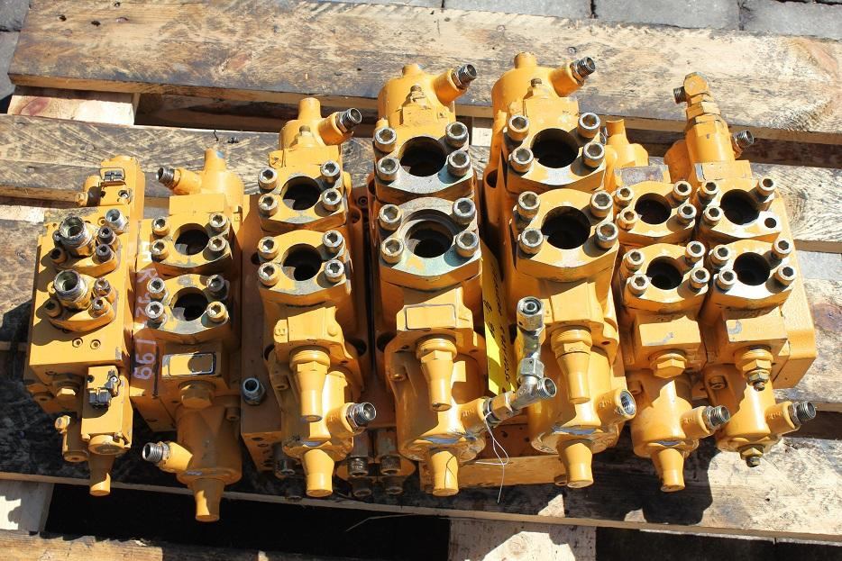 Liebherr R 924 HDSL - Гидравлический клапан для Строительной техники: фото 1 Liebherr R 924 HDSL - Гидравлический клапан для Строительной техники: фото 1