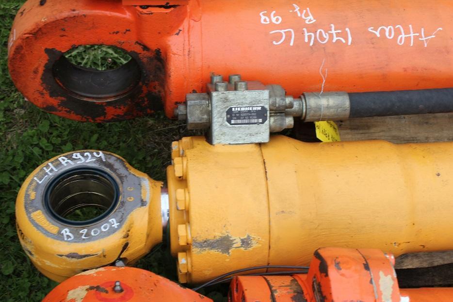 Liebherr R 924 compact - Гидравлический цилиндр для Строительной техники: фото 2 Liebherr R 924 compact - Гидравлический цилиндр для Строительной техники: фото 2