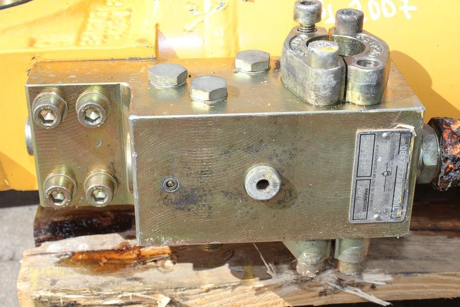 Liebherr R 924 compact - Гидравлический цилиндр для Строительной техники: фото 5 Liebherr R 924 compact - Гидравлический цилиндр для Строительной техники: фото 5