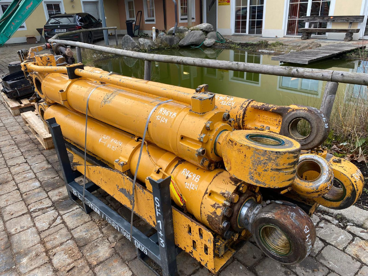 Liebherr R 964 B LIT - Гидравлический цилиндр для Строительной техники: фото 1 Liebherr R 964 B LIT - Гидравлический цилиндр для Строительной техники: фото 1