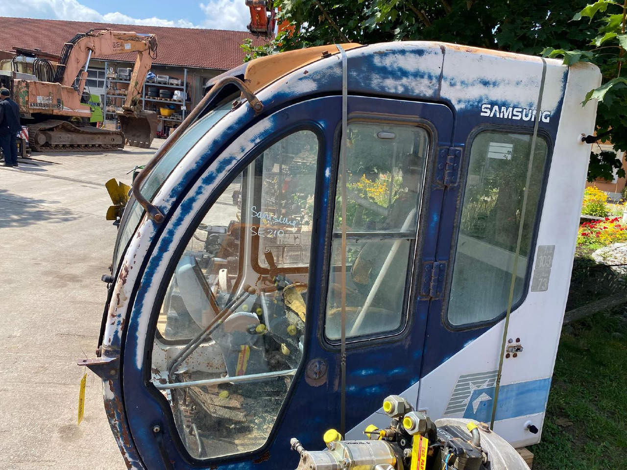 Samsung SE 210 - Кабина для Строительной техники: фото 3 Samsung SE 210 - Кабина для Строительной техники: фото 3
