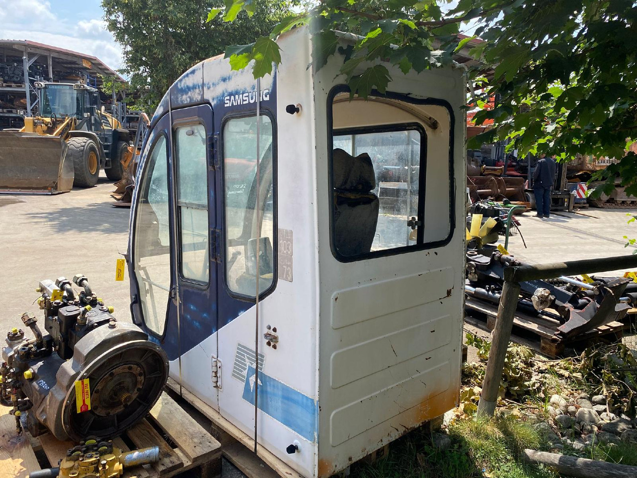 Samsung SE 210 - Кабина для Строительной техники: фото 2 Samsung SE 210 - Кабина для Строительной техники: фото 2