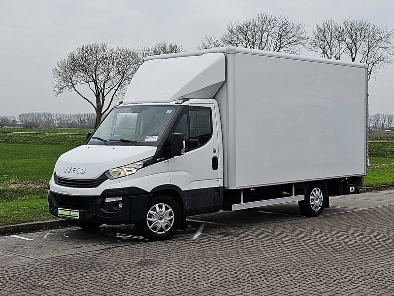 Iveco Daily 35S18 AC 3.0 LTR EURO6 - Фургон с закрытым кузовом: фото 2 Iveco Daily 35S18 AC 3.0 LTR EURO6 - Фургон с закрытым кузовом: фото 2