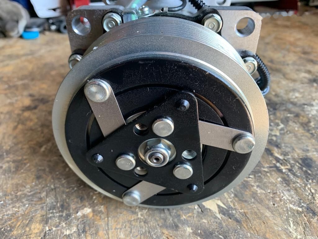 MAN Sanden SD7H15 51.77970-7028 MAN TGA TGM TGX TGL NEOPLAN BUS truck - Компрессор кондиционера для Грузовиков: фото 2 MAN Sanden SD7H15 51.77970-7028 MAN TGA TGM TGX TGL NEOPLAN BUS truck - Компрессор кондиционера для Грузовиков: фото 2