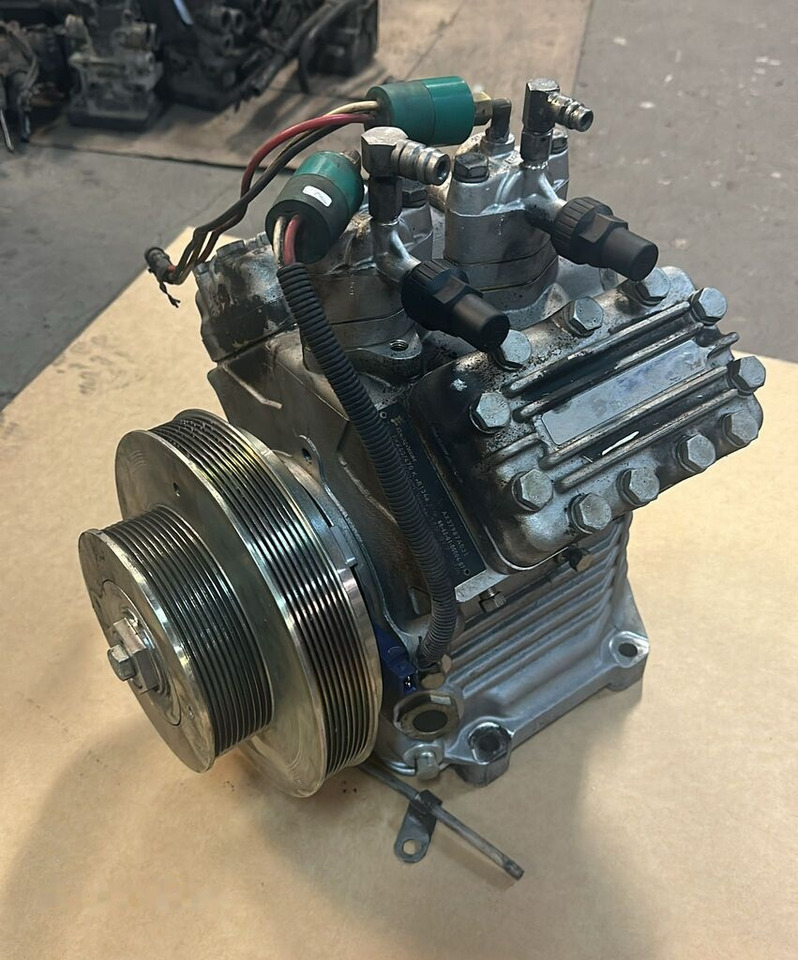 Sprężarka kompresor klimatyzacji Bock Eberspacher FKX40/470K 8862010000407 - Компрессор кондиционера для Грузовиков: фото 1 Sprężarka kompresor klimatyzacji Bock Eberspacher FKX40/470K 8862010000407 - Компрессор кондиционера для Грузовиков: фото 1