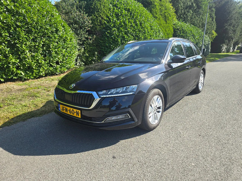 Škoda Octavia Combi 1.0 Benzine - Легковой автомобиль: фото 1 Škoda Octavia Combi 1.0 Benzine - Легковой автомобиль: фото 1