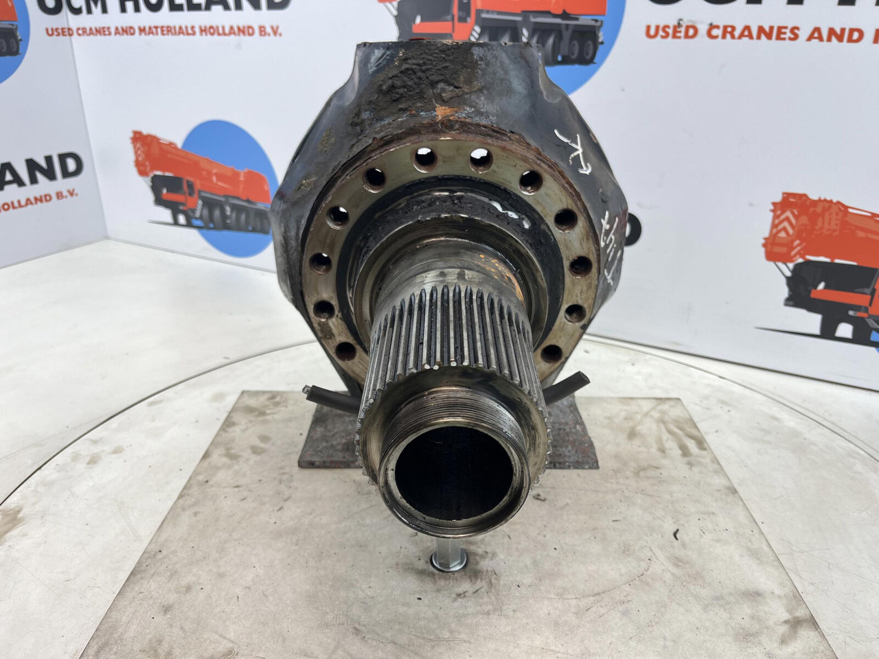 FAUN ATF 45-3 Steering knuckle 16 holes axle 3 - Поворотный кулак для Мобильных кранов: фото 2 FAUN ATF 45-3 Steering knuckle 16 holes axle 3 - Поворотный кулак для Мобильных кранов: фото 2
