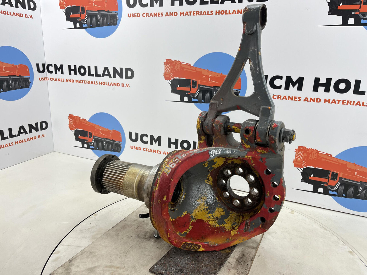 Grove GMK 3050 Steering knuckle axle 1 and 2 left - Поворотный кулак для Мобильных кранов: фото 4 Grove GMK 3050 Steering knuckle axle 1 and 2 left - Поворотный кулак для Мобильных кранов: фото 4
