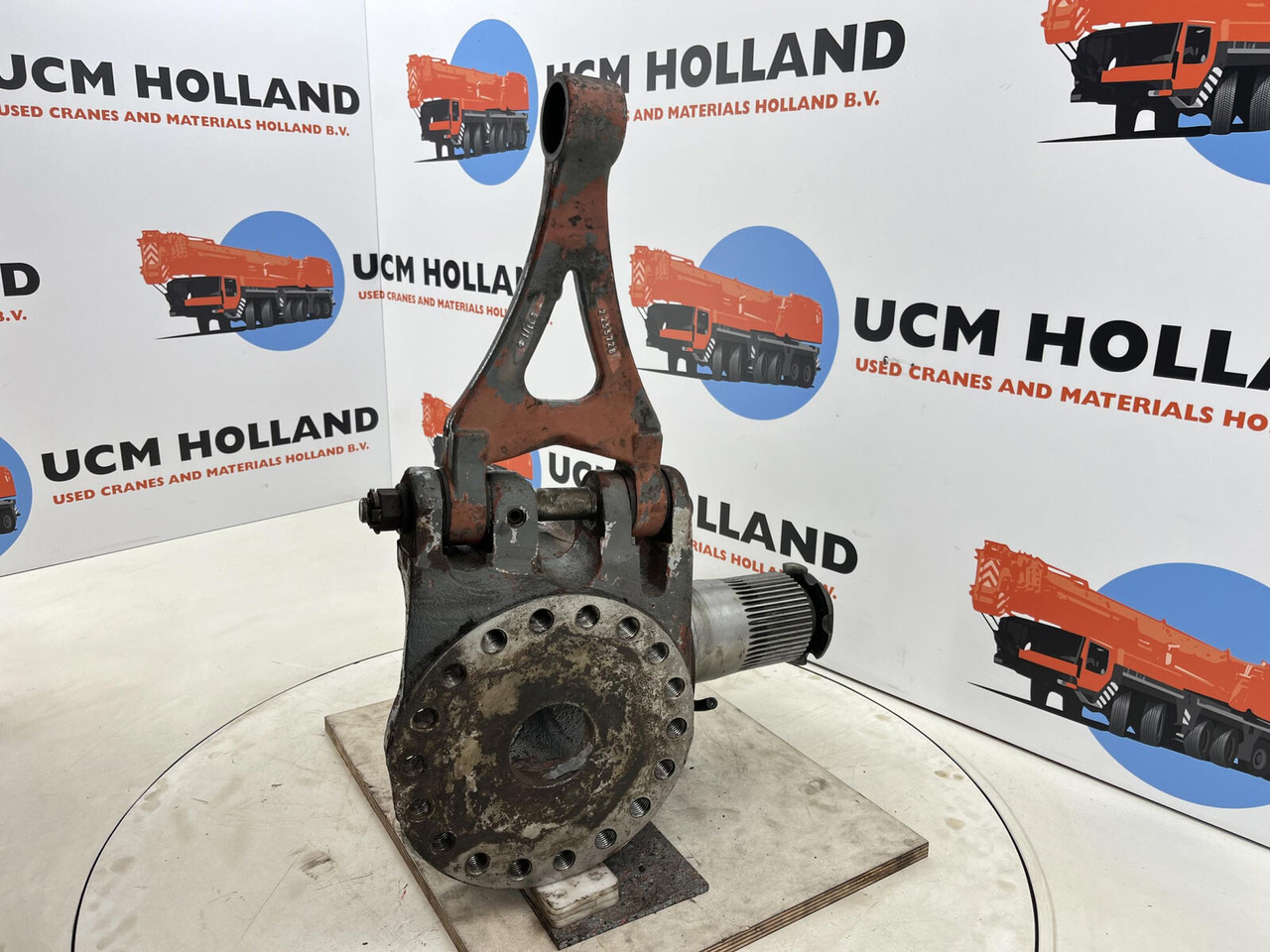 Grove GMK 3055 Steering knuckle 16 holes axle 3 right - Поворотный кулак для Кранов: фото 5 Grove GMK 3055 Steering knuckle 16 holes axle 3 right - Поворотный кулак для Кранов: фото 5