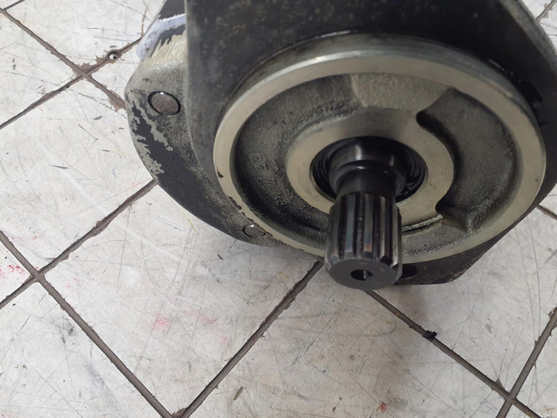 Grove GMK 3055 steering pump - Гидравлический насос для Кранов: фото 5 Grove GMK 3055 steering pump - Гидравлический насос для Кранов: фото 5