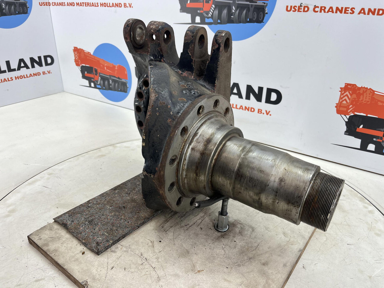 Grove GMK Steering knuckle 12 holes - Поворотный кулак для Мобильных кранов: фото 3 Grove GMK Steering knuckle 12 holes - Поворотный кулак для Мобильных кранов: фото 3