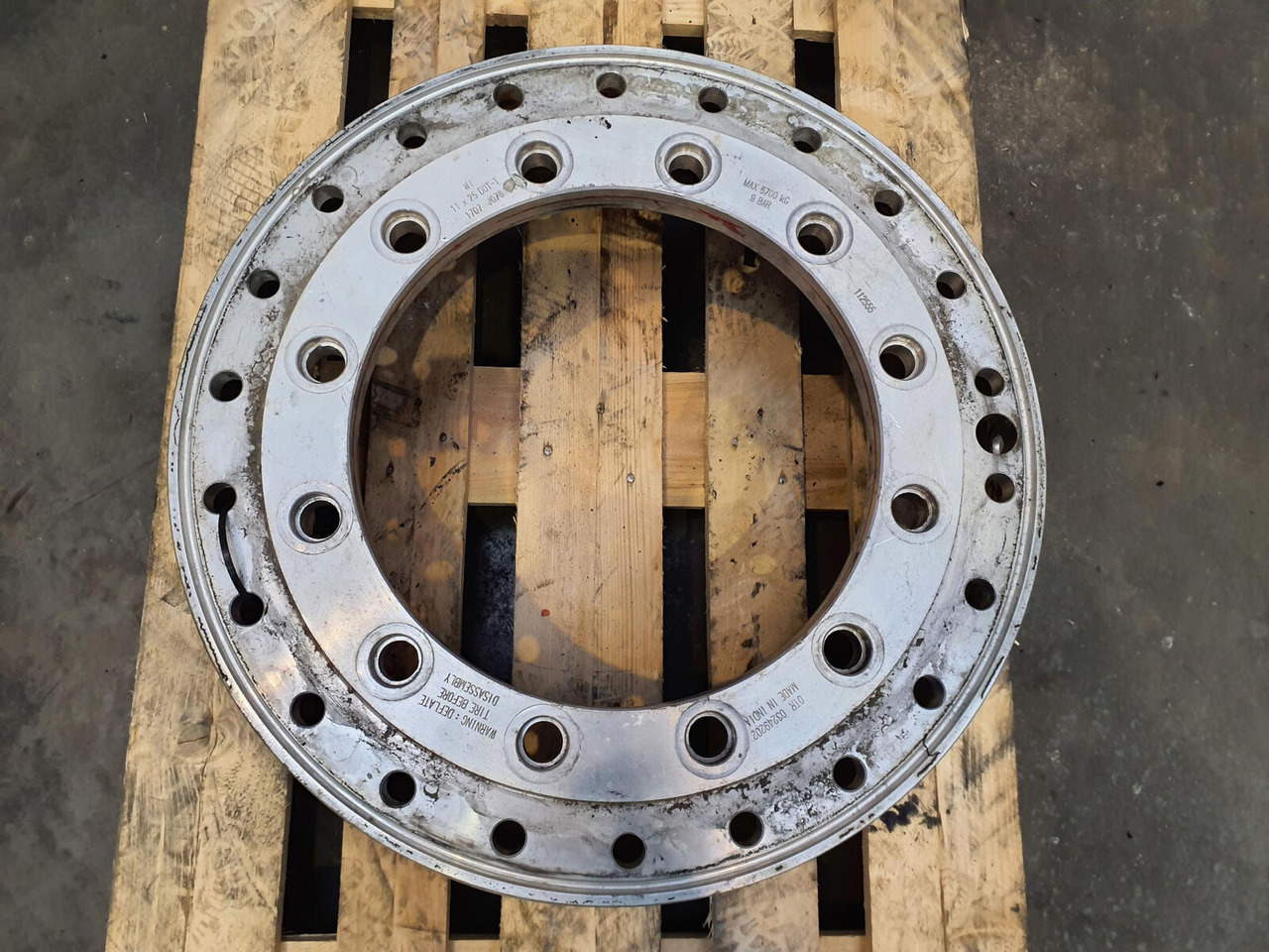 Grove Rear ring 445/95R25 12 8.8 2p Alu - Колесный диск для Кранов: фото 3 Grove Rear ring 445/95R25 12 8.8 2p Alu - Колесный диск для Кранов: фото 3