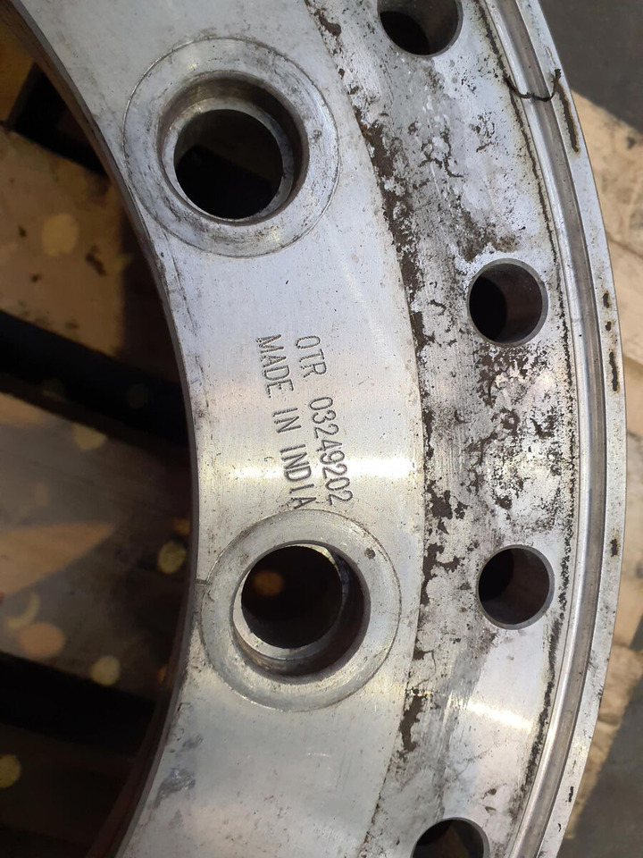 Grove Rear ring 445/95R25 12 8.8 2p Alu - Колесный диск для Кранов: фото 4 Grove Rear ring 445/95R25 12 8.8 2p Alu - Колесный диск для Кранов: фото 4