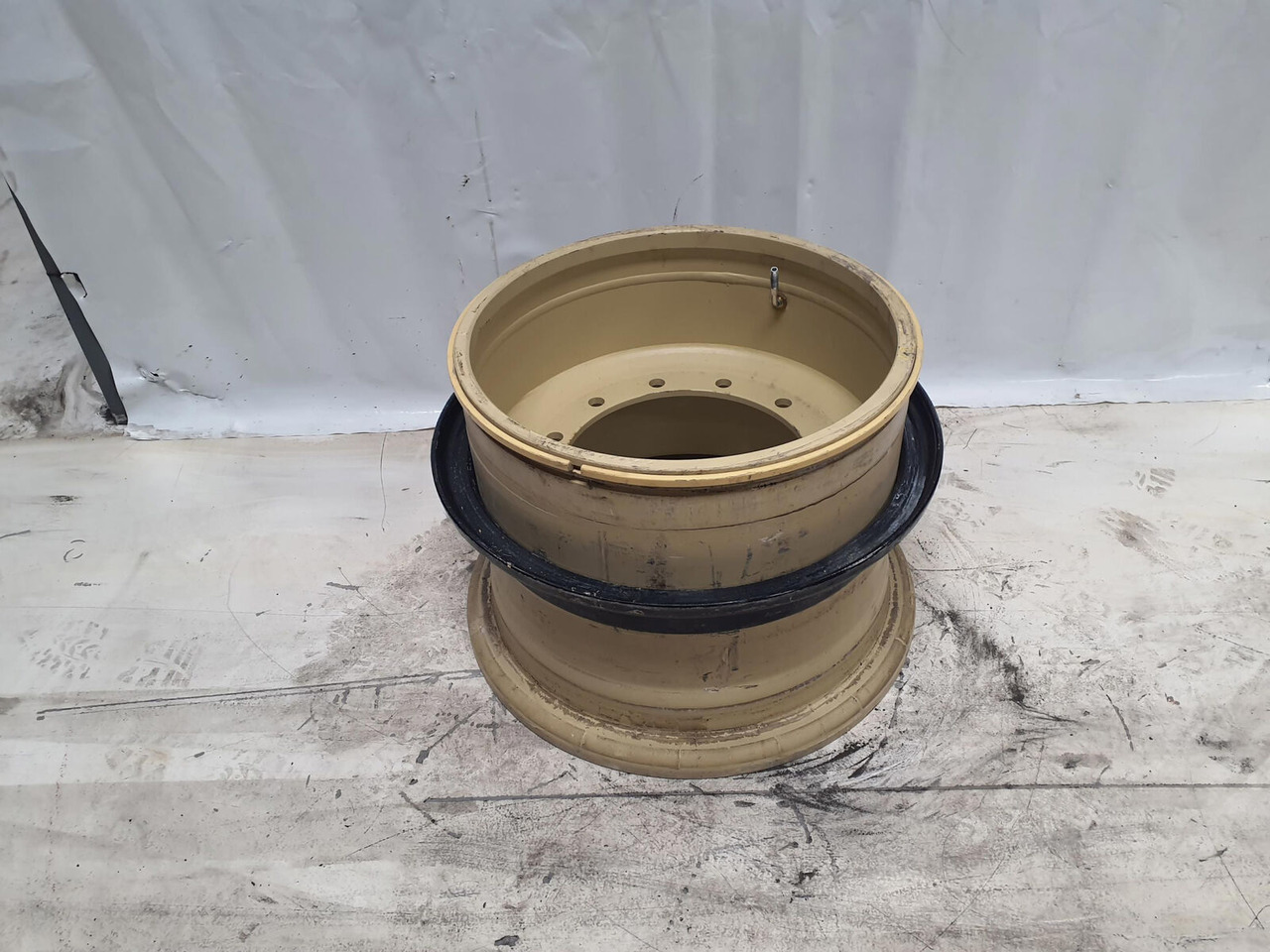 Grove Rim 525/80R25 12 20.5 3p - Колесный диск для Кранов: фото 1 Grove Rim 525/80R25 12 20.5 3p - Колесный диск для Кранов: фото 1