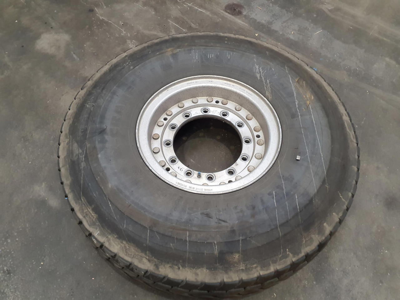 Grove Wheel 445/95R25 12 13.4 2p alu - Колесо для Кранов: фото 1 Grove Wheel 445/95R25 12 13.4 2p alu - Колесо для Кранов: фото 1