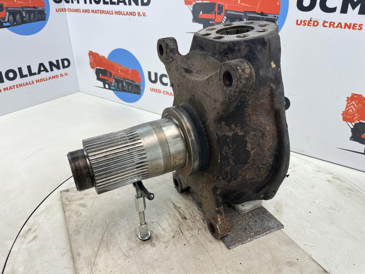 Krupp 70 GMT Steering knuckle axle 1 - Поворотный кулак для Мобильных кранов: фото 1 Krupp 70 GMT Steering knuckle axle 1 - Поворотный кулак для Мобильных кранов: фото 1