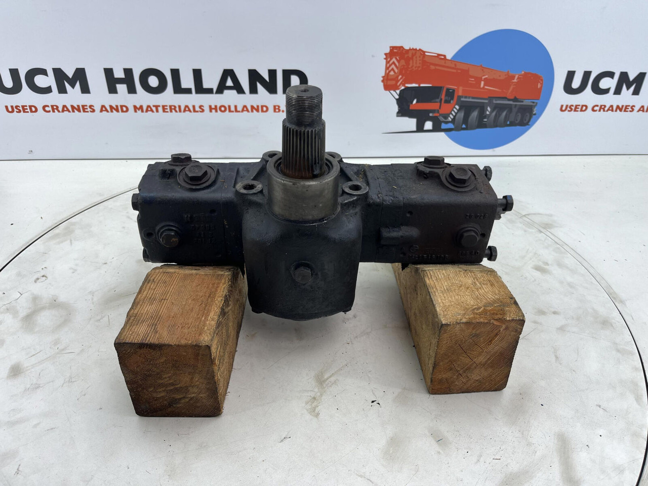 Krupp KMK 4070 steering box only for parts - Рулевой механизм для Мобильных кранов: фото 3 Krupp KMK 4070 steering box only for parts - Рулевой механизм для Мобильных кранов: фото 3