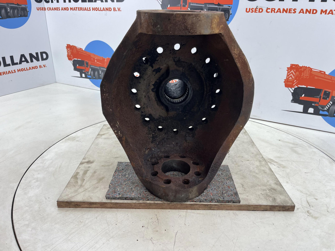 Krupp KMK 5100 Steering knuckle 16 holes axle 1 - Поворотный кулак для Мобильных кранов: фото 5 Krupp KMK 5100 Steering knuckle 16 holes axle 1 - Поворотный кулак для Мобильных кранов: фото 5