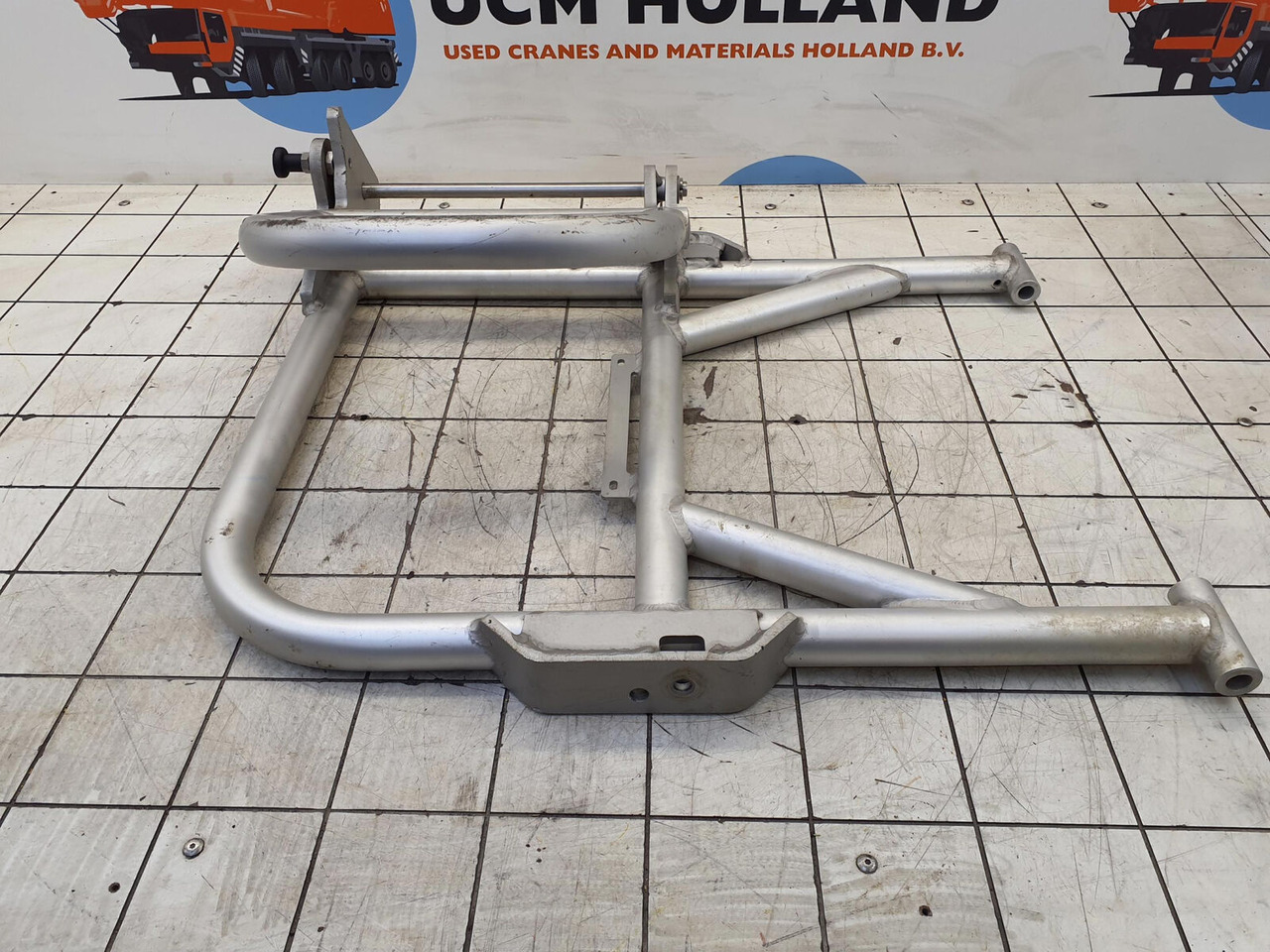 Liebherr LTM 1250-5.1 guard railing 40X500X760 - Кузов и экстерьер для Мобильных кранов: фото 5 Liebherr LTM 1250-5.1 guard railing 40X500X760 - Кузов и экстерьер для Мобильных кранов: фото 5