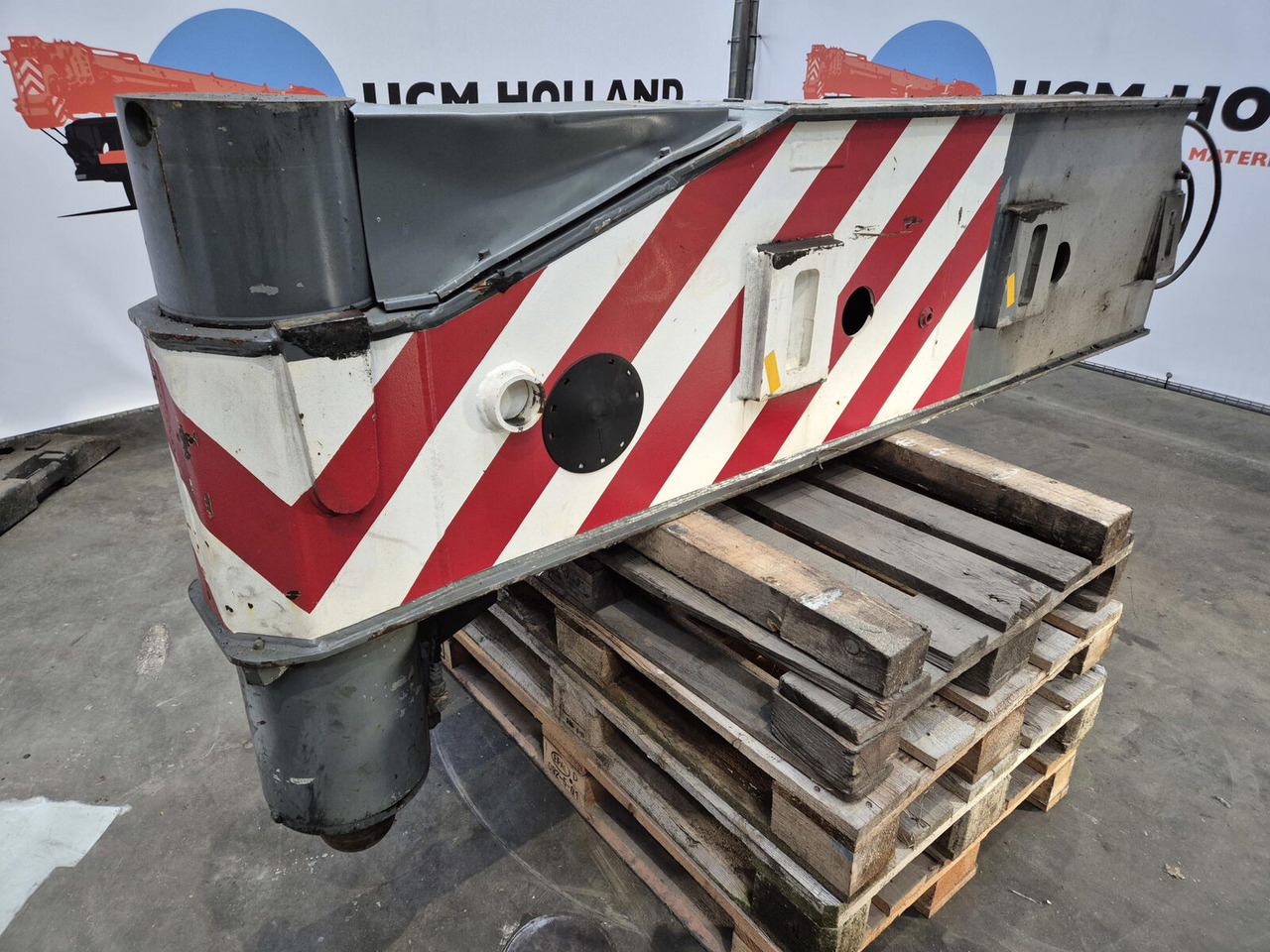 Liebherr LTM 1250-6.1 outriggerbeam rear with support cylinder - Подвеска для Кранов: фото 2 Liebherr LTM 1250-6.1 outriggerbeam rear with support cylinder - Подвеска для Кранов: фото 2